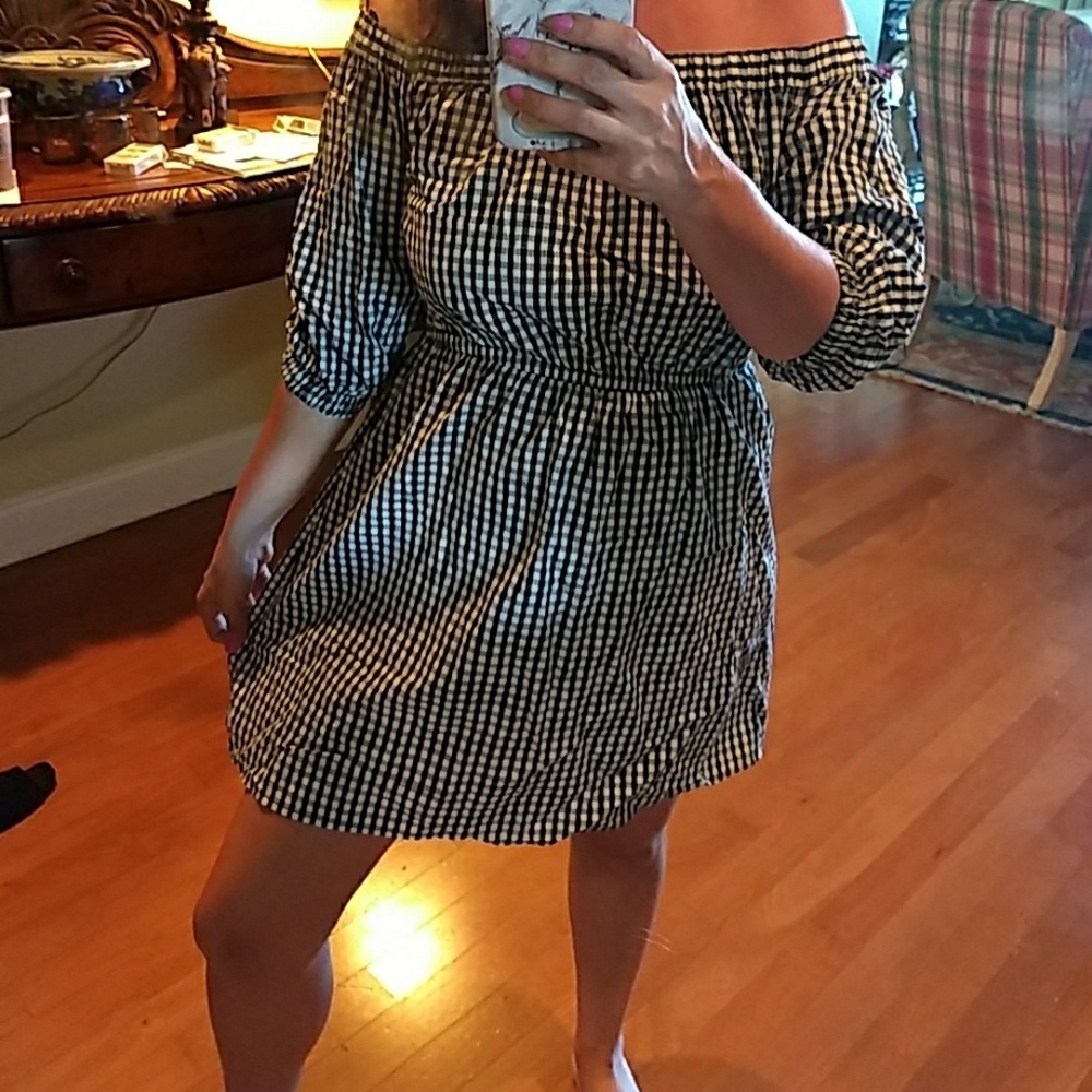 Gingham off-the-shoulder dress with elastic waist